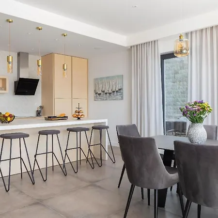 Ferienhaus Mit Privatpool Fur 8 Personen Ca 490 Qm In Makarska, Dalmatien Mitteldalmatien * Makarska