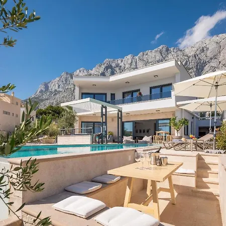 Ferienhaus Mit Privatpool Fur 8 Personen Ca 490 Qm In Makarska, Dalmatien Mitteldalmatien *