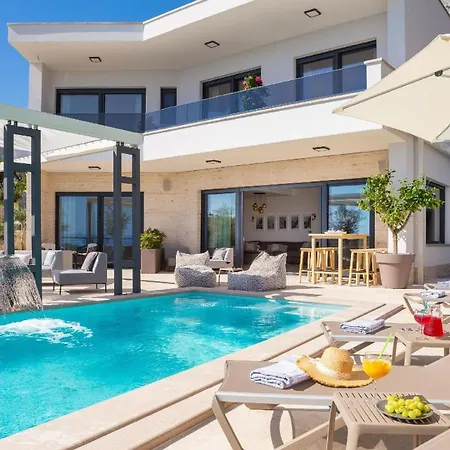 Ferienhaus Mit Privatpool Fur 8 Personen Ca 490 Qm In Makarska, Dalmatien Mitteldalmatien Holiday home *